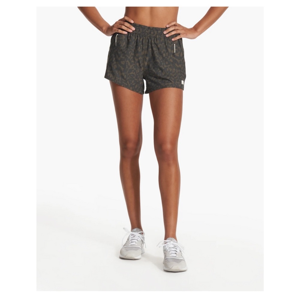 VUORI Vuori Women's Dash Shorts
COCOA SPOTS limited edition nwt xs